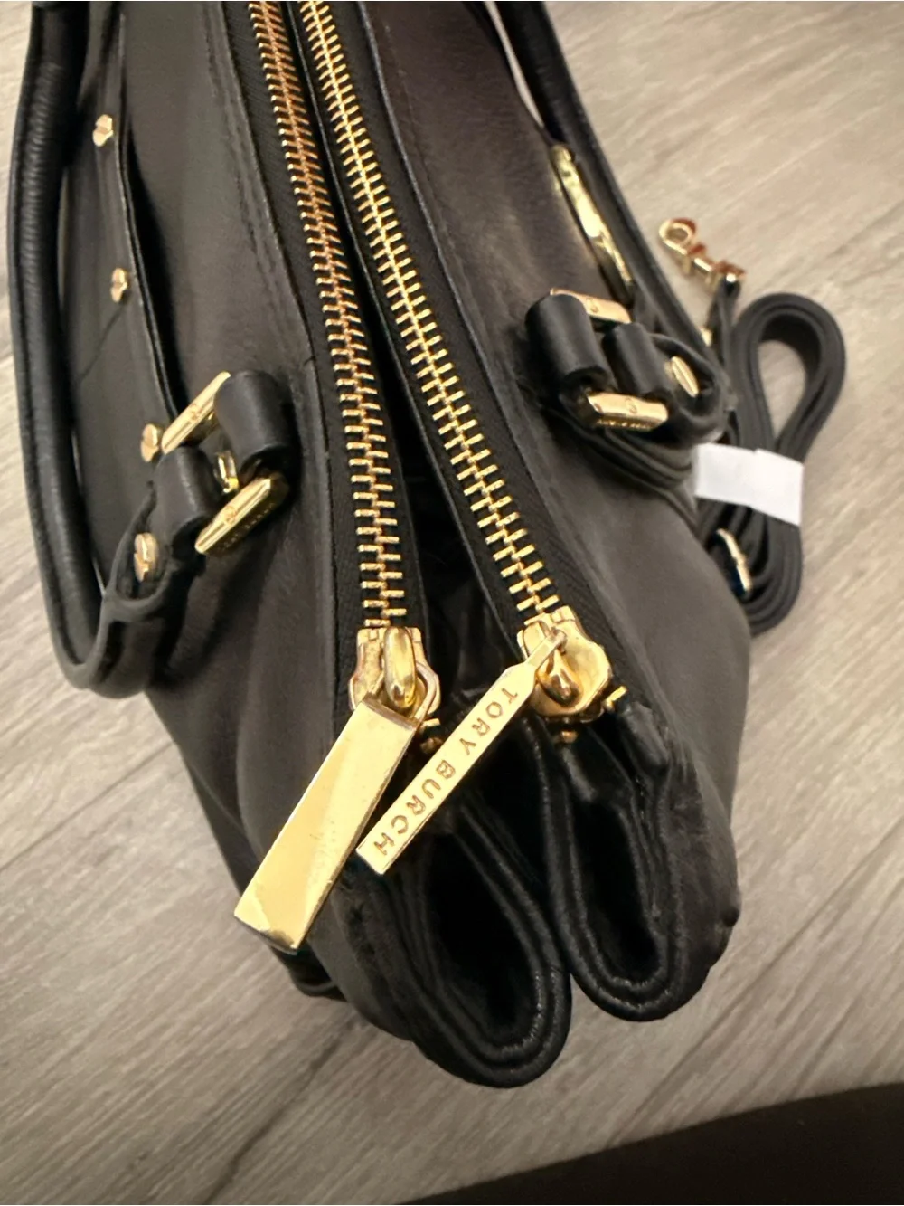 Tory Burch Black Leather Amanda bag with Gold-Tone Logo Hardware